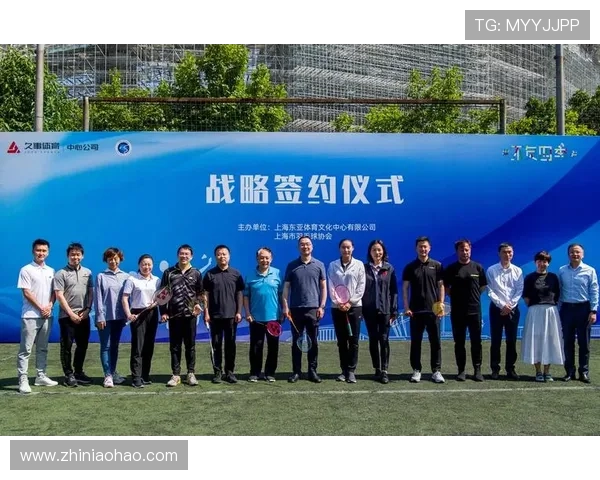 上海羽毛球队技术表现深度解析与大满贯赛事的精彩对比 上海羽毛球队技术表现深度解析与大满贯赛事的精彩对比